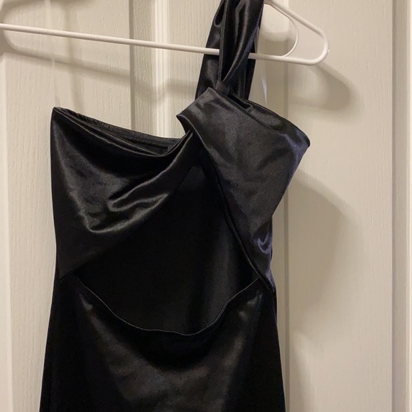 Sexy black one shoulder dress - Picture 4 of 5